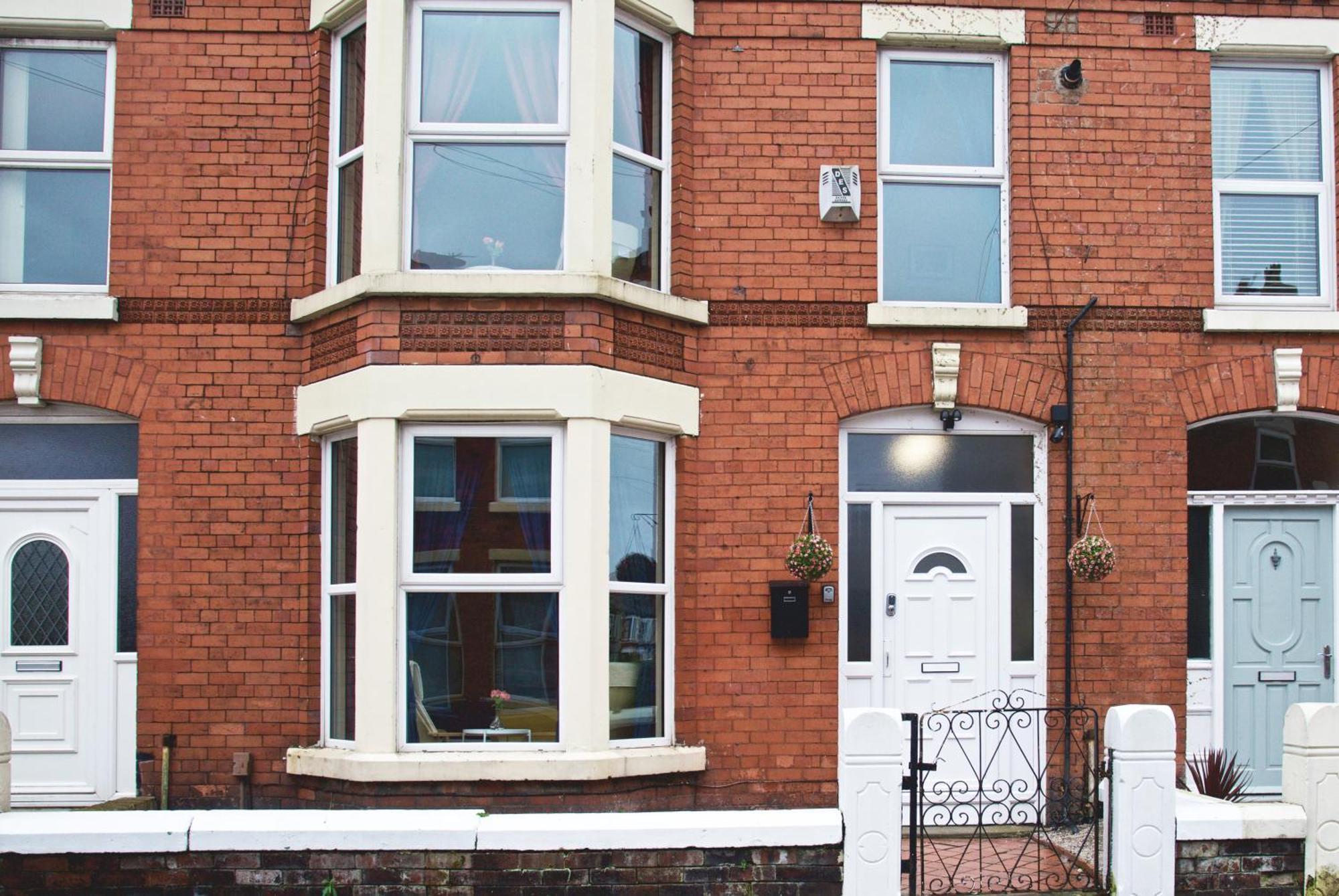Vakantiehuis Beatles Themed Spacious 5 Bedrooms Terraced House Liverpool